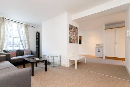 3 bedroom flat in Angel - Photo 3