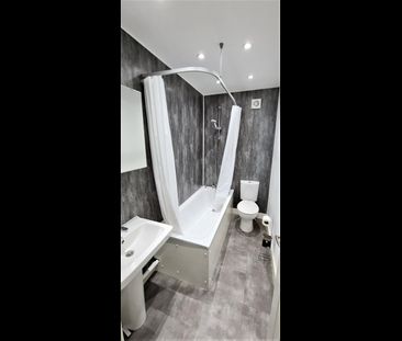 1 Bed Flat, Monk Bridge Road, LS6 - Photo 3