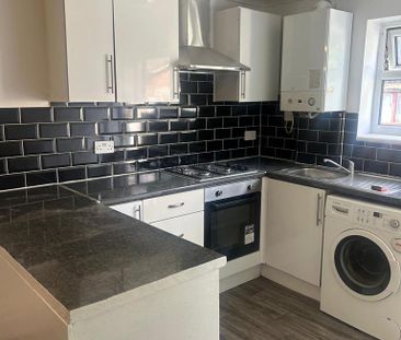2 bedroom flat to rent - Photo 6