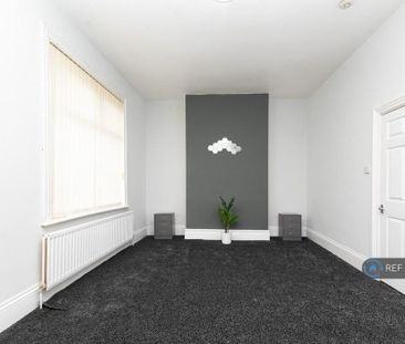 2 bedroom end of terrace house to rent - Photo 1