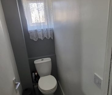 Room in a Shared House, Carlton Grove, LS7 - Photo 3