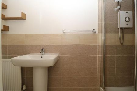 2 bedroom semi-detached house to rent - Photo 5