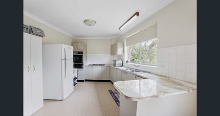 Home For Rent - Photo 3
