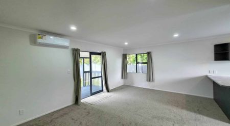 Renovated 2-Bedroom Unit in Henderson - Photo 2