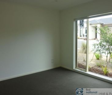 34 / 21 Kingfisher Drive, Doveton - Photo 2