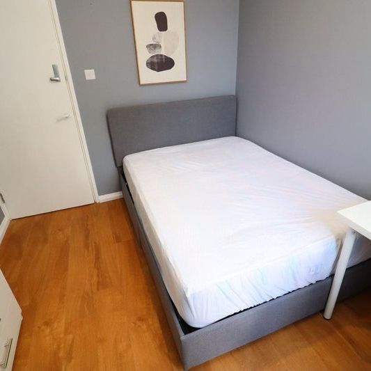 Room in a Shared Flat, Talbot Road, W11 - Photo 1