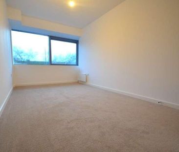 The Causeway, Staines-upon-thames, TW18 - Photo 1