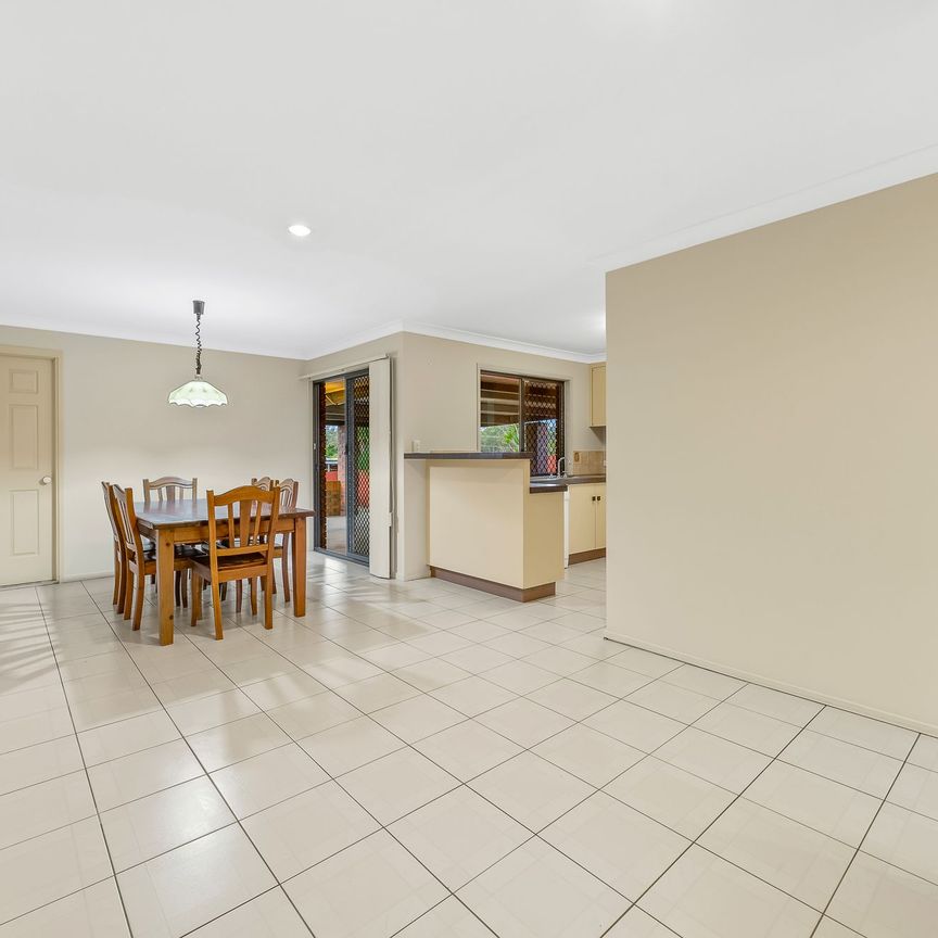 Powered double-bay shed & 3 bedroom family home - Photo 1