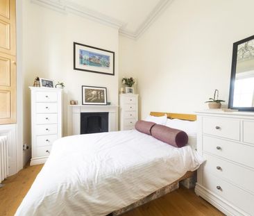 2 Bed Flat - Photo 5