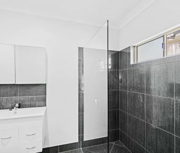 MODERN 1- BEDROOM GRANNY FLAT WITH PRIVATE YARD - Photo 3