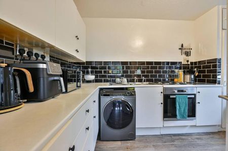 2 bedroom flat to rent - Photo 5