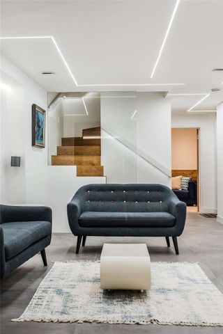 Beautifully modern three bedroom house in the centre of Ealing. - Photo 3