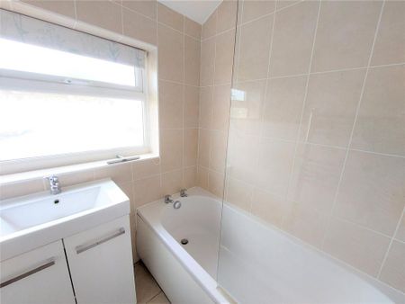 3 bedroom terraced house to rent - Photo 2