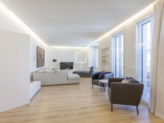Excellent 6-bedroom apartment with a balcony for rent in El Pla del Remei, Valencia - Foto 1
