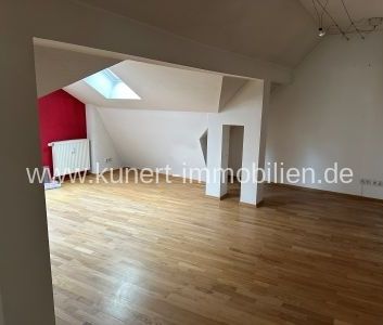 Exklusive 2-Raum-DG-Wohnung mit herrlichem Ausblick über die halles... - Photo 1