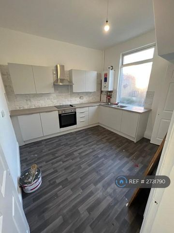 2 bedroom terraced house to rent - Photo 4