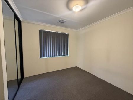 8 York street, Hammond Park - Photo 2