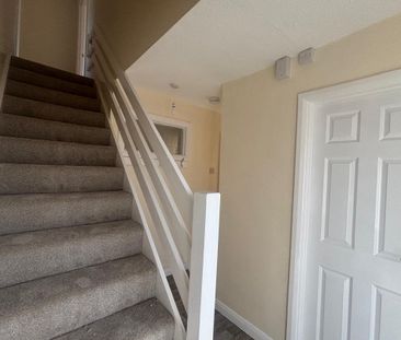 Drakes Avenue, DEVIZES - Photo 5