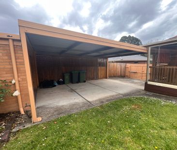 Comfortable Three-Bedroom Home in a Convenient Location - Photo 6