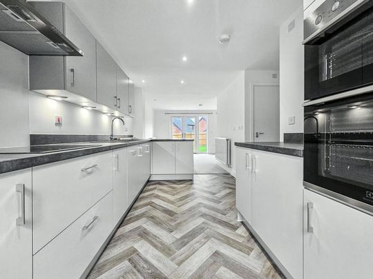 3 bedroom terraced house to rent - Photo 1