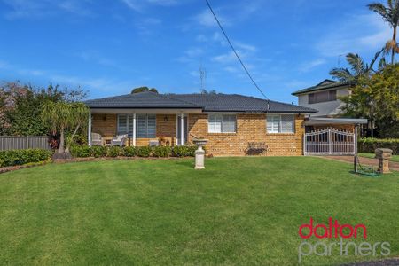 Three-bedroom Lakeside Retreat - Photo 2