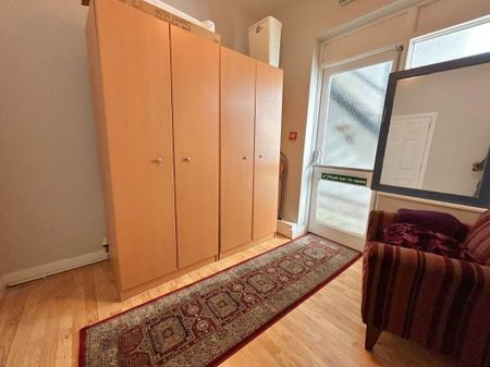 Apartment 2, 111 Eglantine Avenue (5 Month Lease), Belfast BT9 6EX - Photo 3