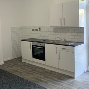 Studio Flat, Mary Road, B33 - Photo 2