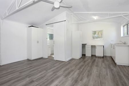 SPACIOUS 3-BEDROOM HOME + SELF-CONTAINED STUDIO IN THE HEART OF SOUTHPORT - Photo 4