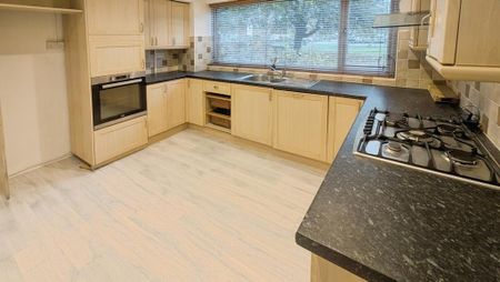 3 bedroom terraced house to rent - Photo 5