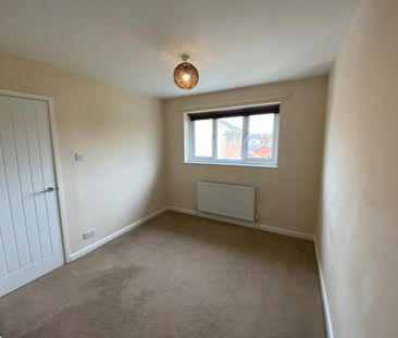 3 bedroom semi-detached house to rent - Photo 6