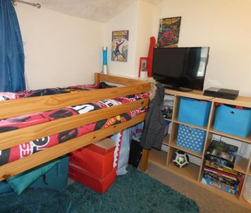 2 bedroom terraced house to rent - Photo 2