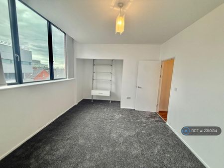 2 bedroom flat to rent - Photo 5