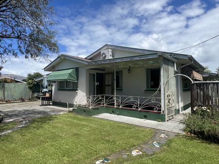 Spacious Family Home with Ample Living and Outdoor Space - Photo 4