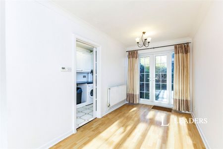 2 bedroom house to rent Tapestry Close, Sutton, SM2 - Photo 4