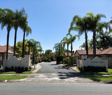 Lovely Villa in small quiet complex - Photo 5