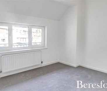 5 bedroom end of terrace house to rent - Photo 3