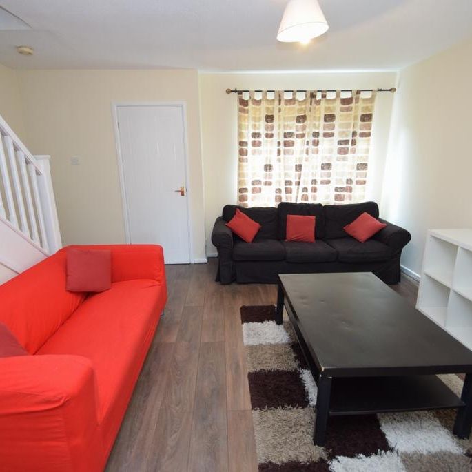 3 bedroom terraced house to rent - Photo 1