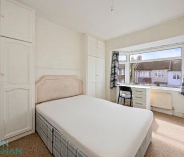 4 bedroom terraced house to rent - Photo 5
