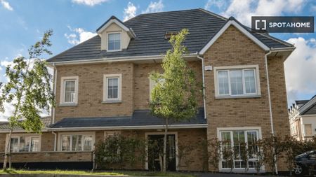 Room for rent in 4-bedroom house in Rathcoole, Dublin - Photo 5
