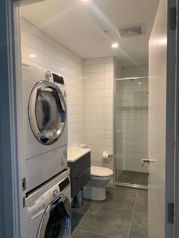 Recently Built 1 Bedroom Apartment With 1 Carpark in Epsom - Photo 5