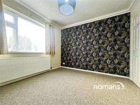 Elm Road, High Wycombe, Buckinghamshire, HP12 - Photo 4