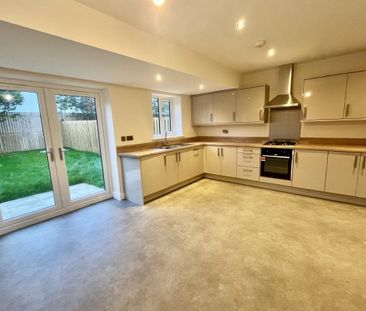 Sackville Street - Photo 1