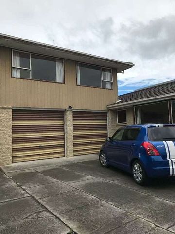 A home is highly sought after location - Photo 2