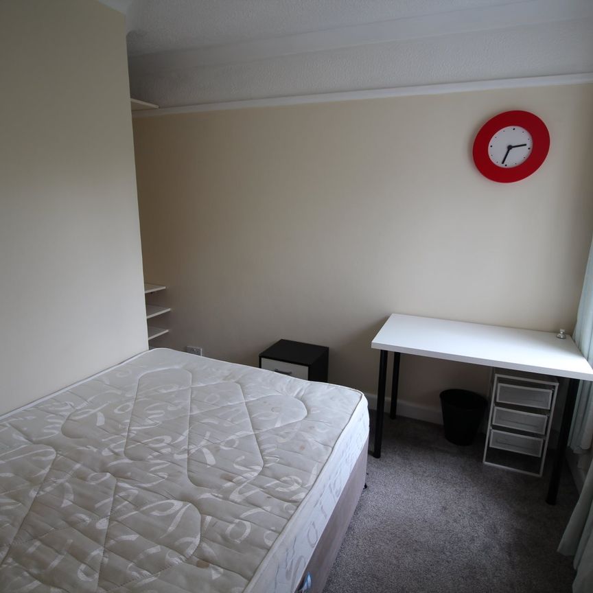 1 bed house / flat share to rent in Goring Road - Photo 1