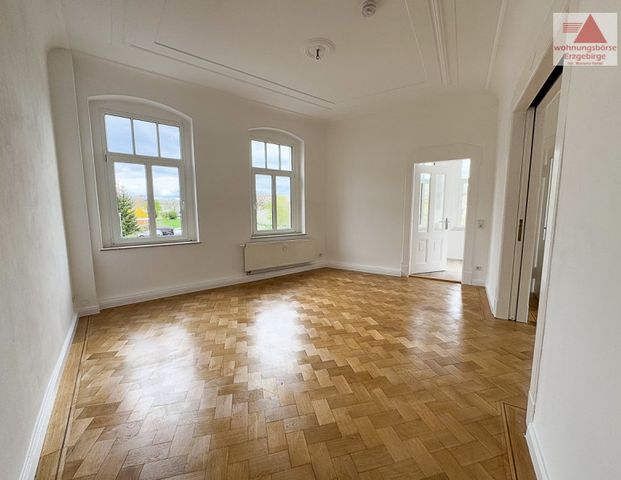 4-Raum-Wohnung im Altbau-Stil mit Balkon zentrumsnah in Aue - Photo 1
