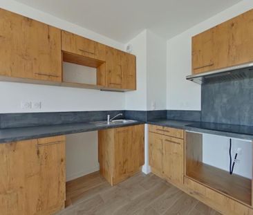 Location Appartement 4 pièces 81m² POITIERS 86000 - Photo 3