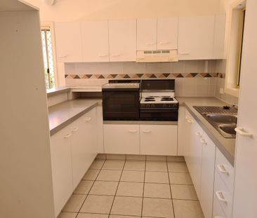 $700 per week / $2,800 Bond - Photo 3