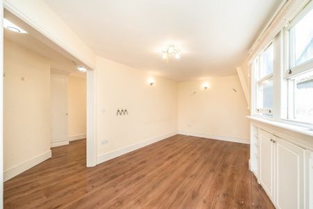 2 Bed Flat, Lee High Road, SE13 - Photo 2
