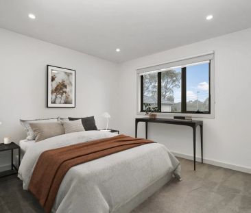 Stylish Townhouse Offering Effortless Modern Living - Photo 5