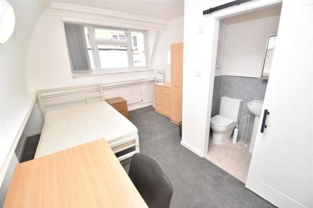 6 bedroom flat to rent - Photo 4